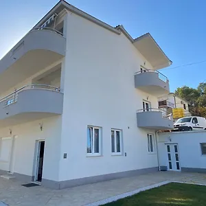 Antonella Trogir
