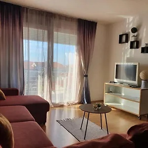 Cozy Two-bedroom Croazia